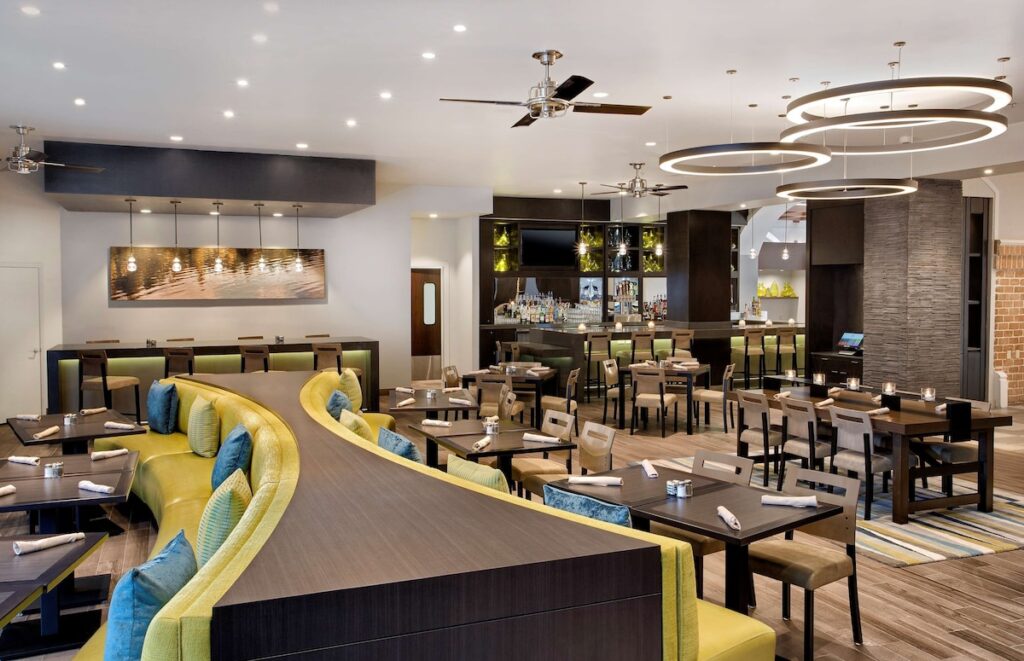 Embassy Suites by Hilton Orlando International Drive Convention Center - Image 4