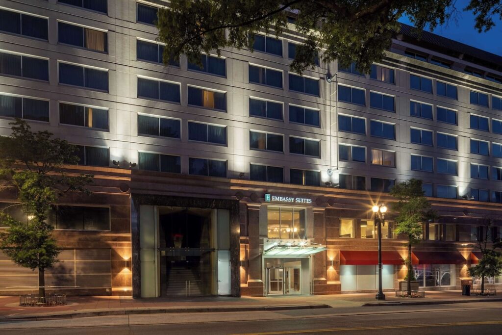 Embassy Suites by Hilton Washington DC Chevy Chase Pavilion - Image 2