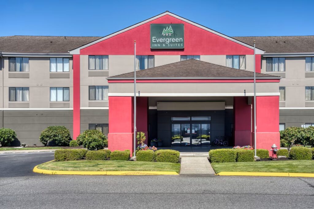 Evergreen Inn & Suites