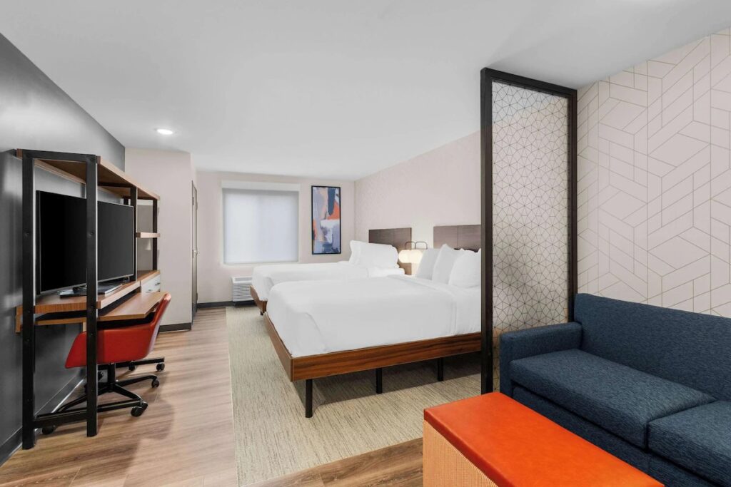 Everhome Suites Lexington - Horse Park - Image 3