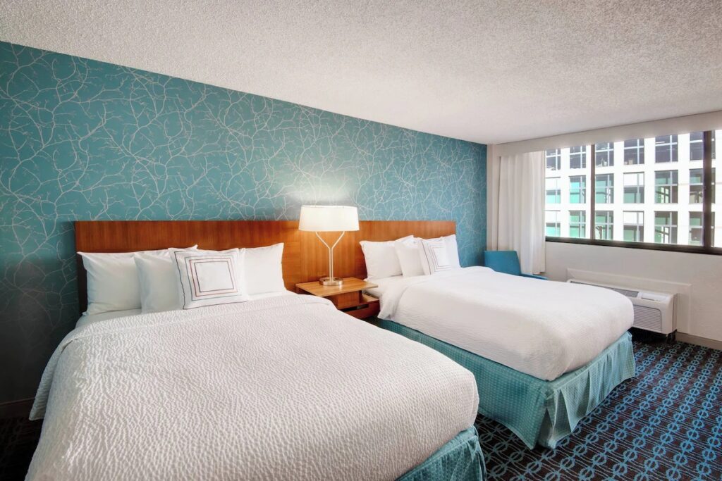 Fairfield Inn & Suites by Marriott Charlotte Uptown - Image 3
