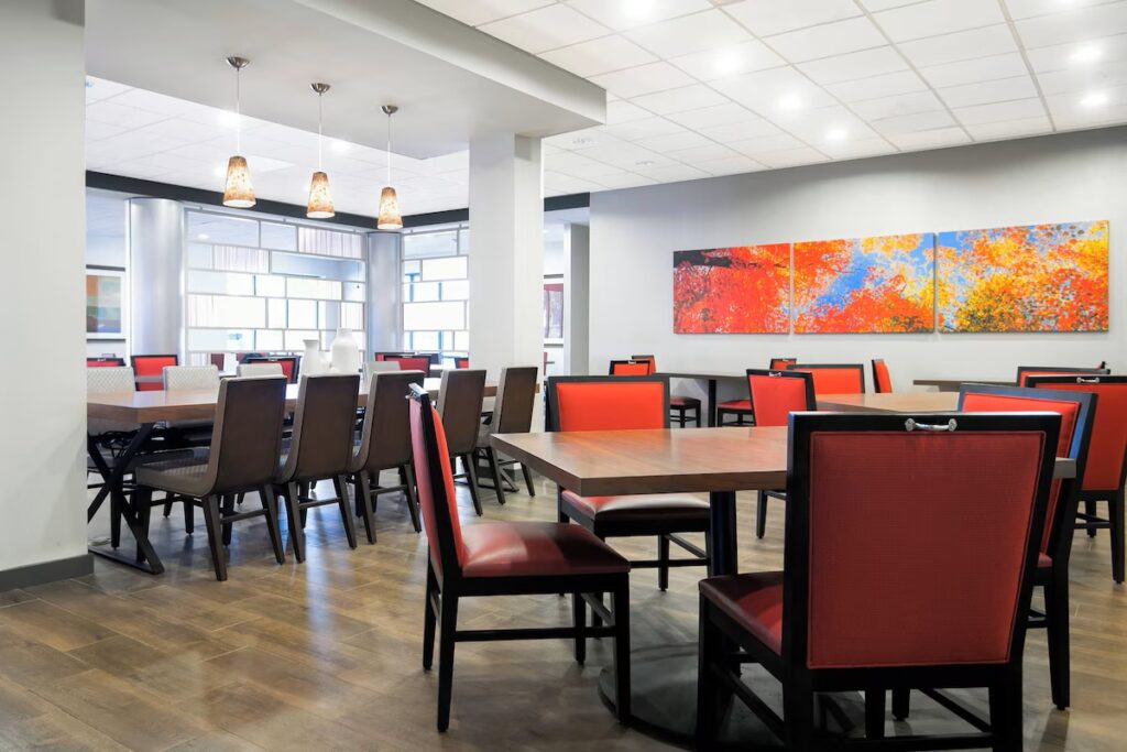 Fairfield Inn & Suites by Marriott Charlotte Uptown - Image 5