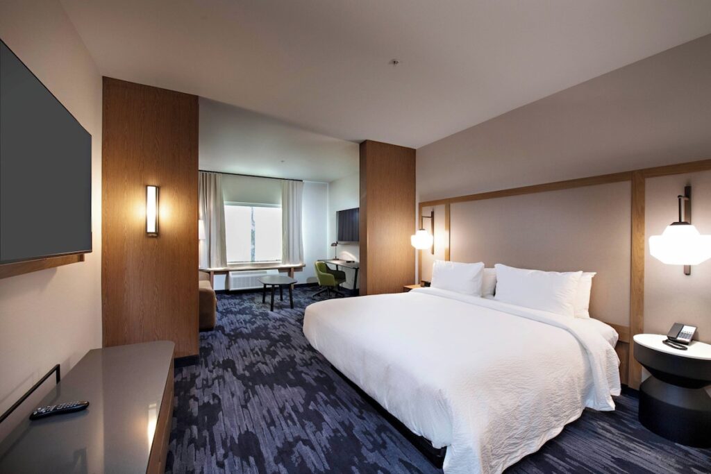 Fairfield Inn & Suites by Marriott Dayton North - Image 2