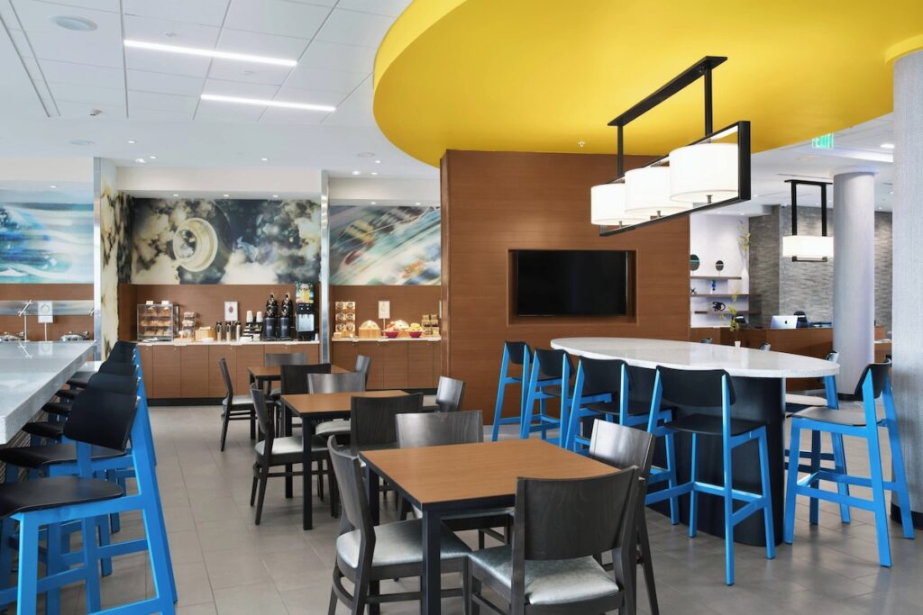 Fairfield Inn & Suites by Marriott Daytona Beach Speedway/Airport - Image 4