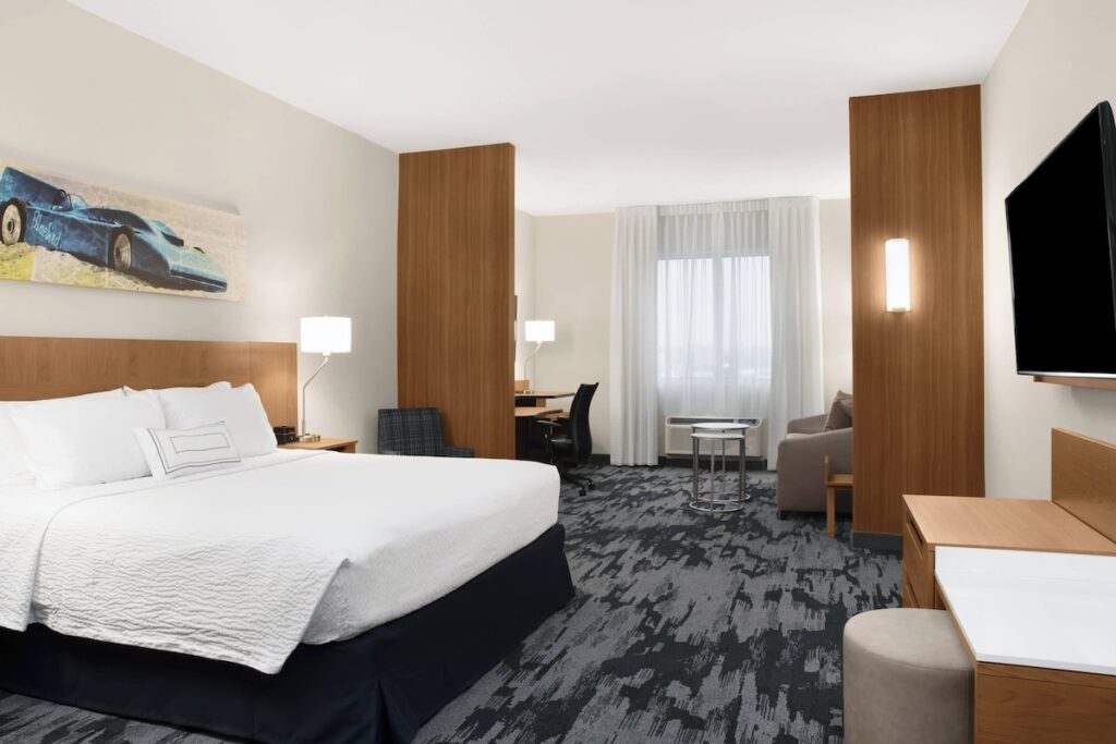 Fairfield Inn & Suites by Marriott Daytona Beach Speedway/Airport - Image 2