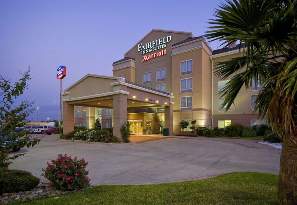 Fairfield Inn & Suites by Marriott Waco North - Image 2