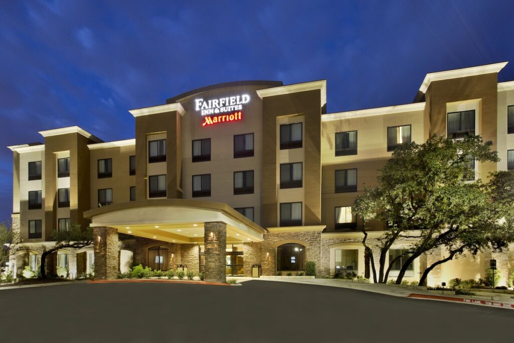 Fairfield Inn and Suites by Marriott Austin Northwest/Research Blvd - Image 2