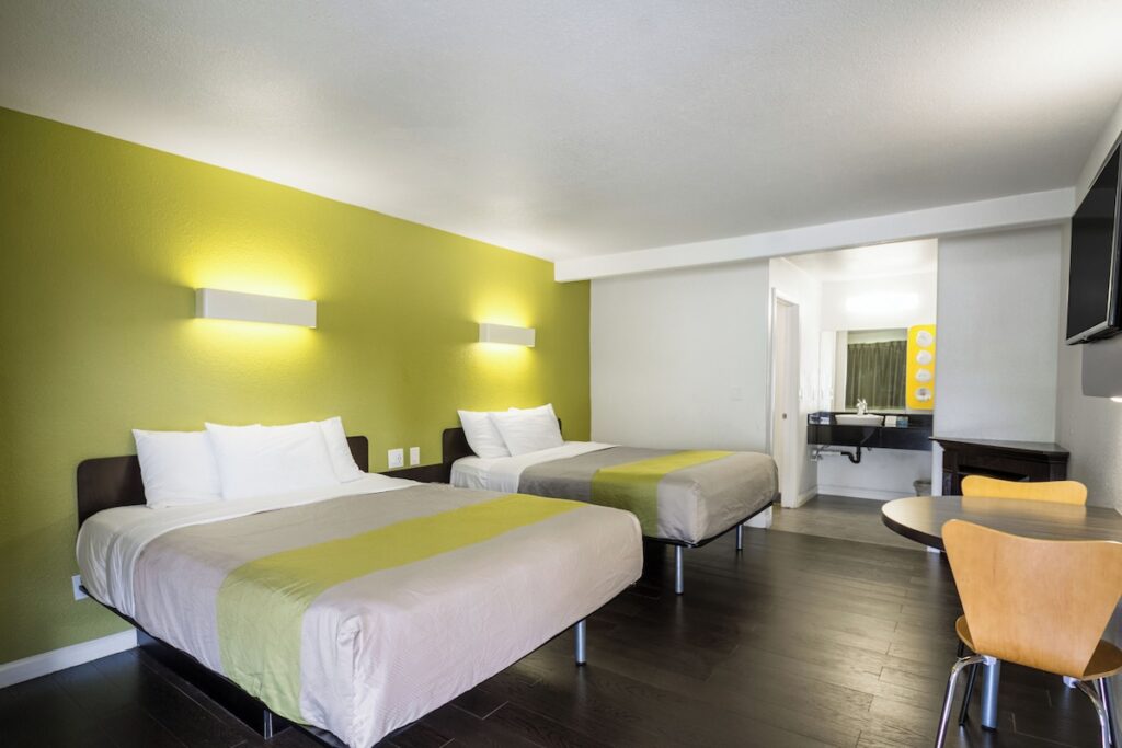 Fisherman's Cove Inn - Image 3