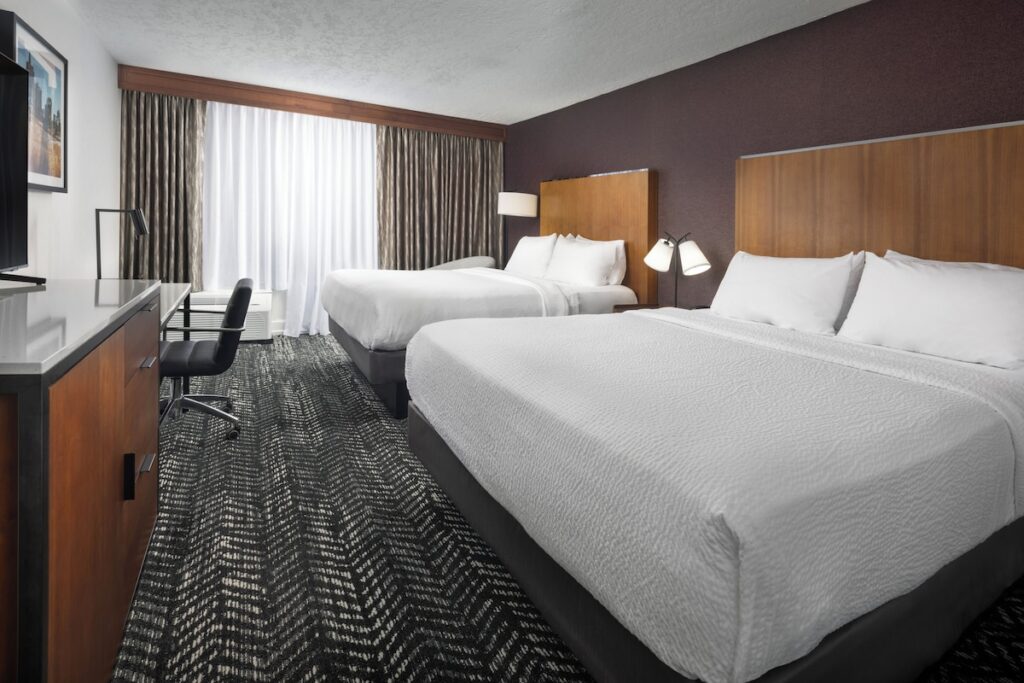 Four Points by Sheraton Kansas City Airport - Image 5