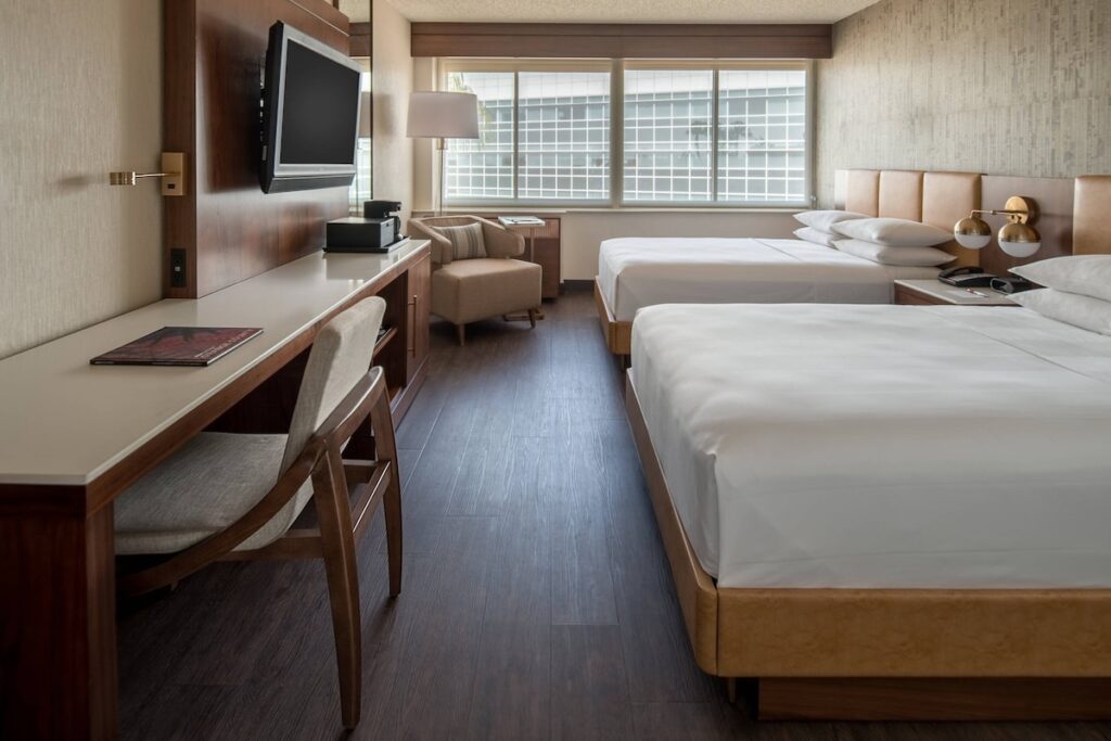 Fullerton Marriott at California State University - Image 3