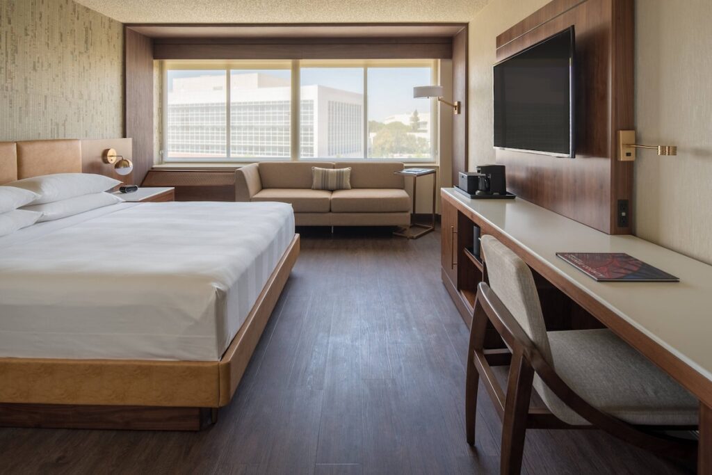 Fullerton Marriott at California State University - Image 2