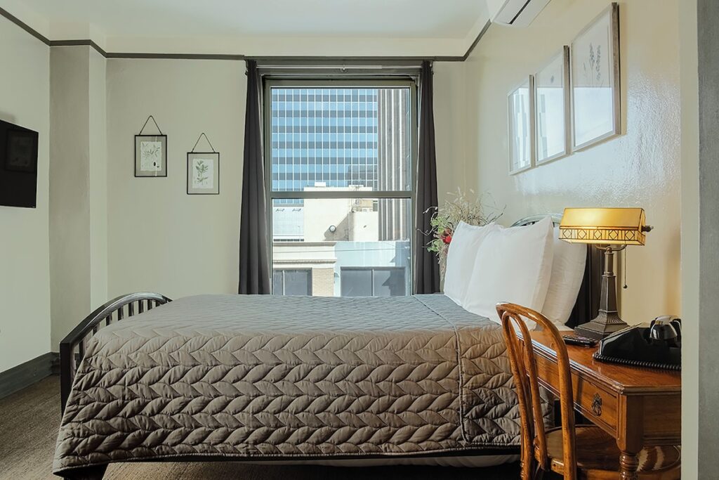 Gardner Hotel & Hostel - Image 3