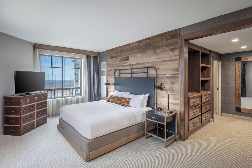 Gaylord Rockies Resort & Convention Center - Image 3