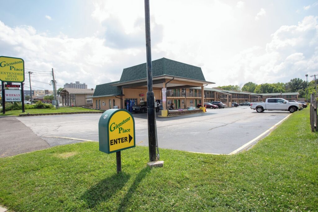 Glenstone place extended stay motel - Image 1