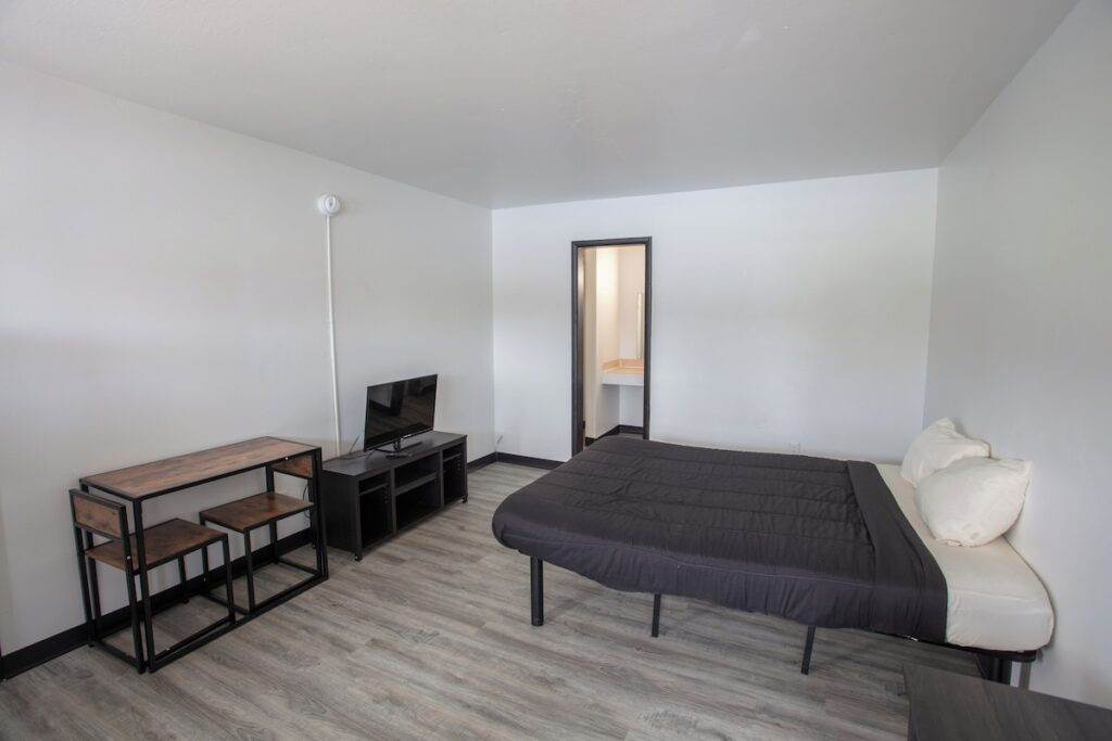 Glenstone place extended stay motel - Image 4