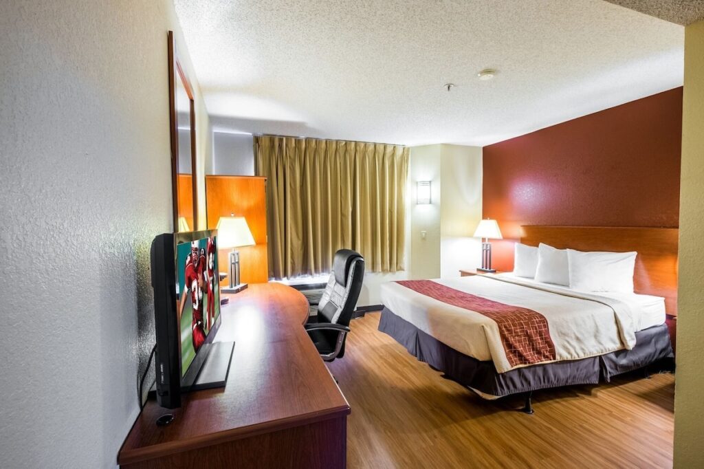 GreenTree Inn - IAH Airport JFK Blvd - Image 5