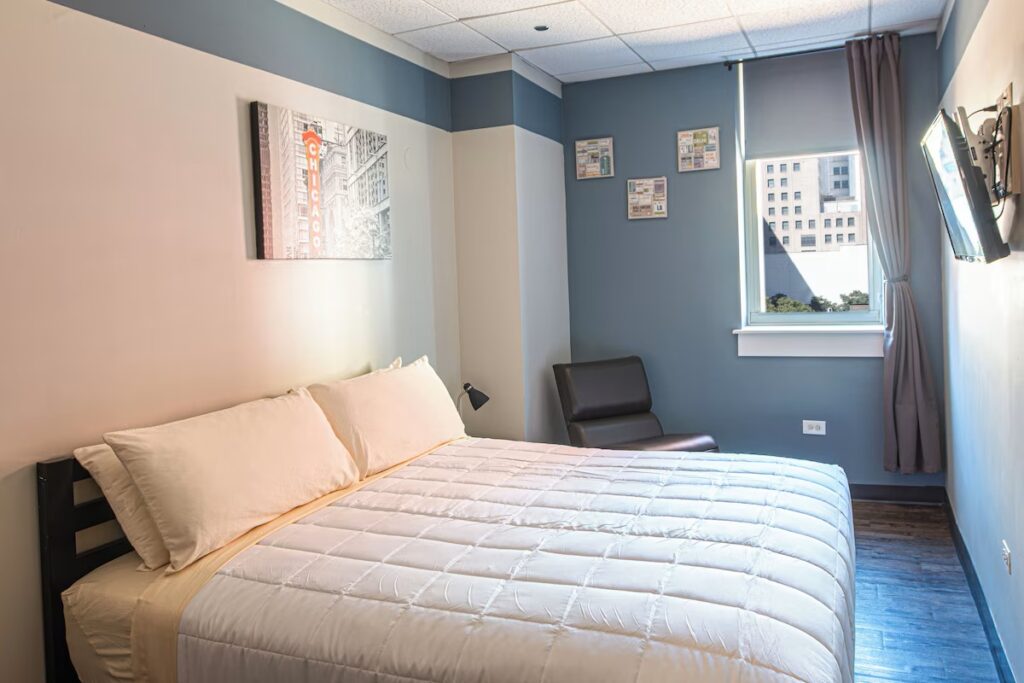 HI Chicago Hostel - Image 3