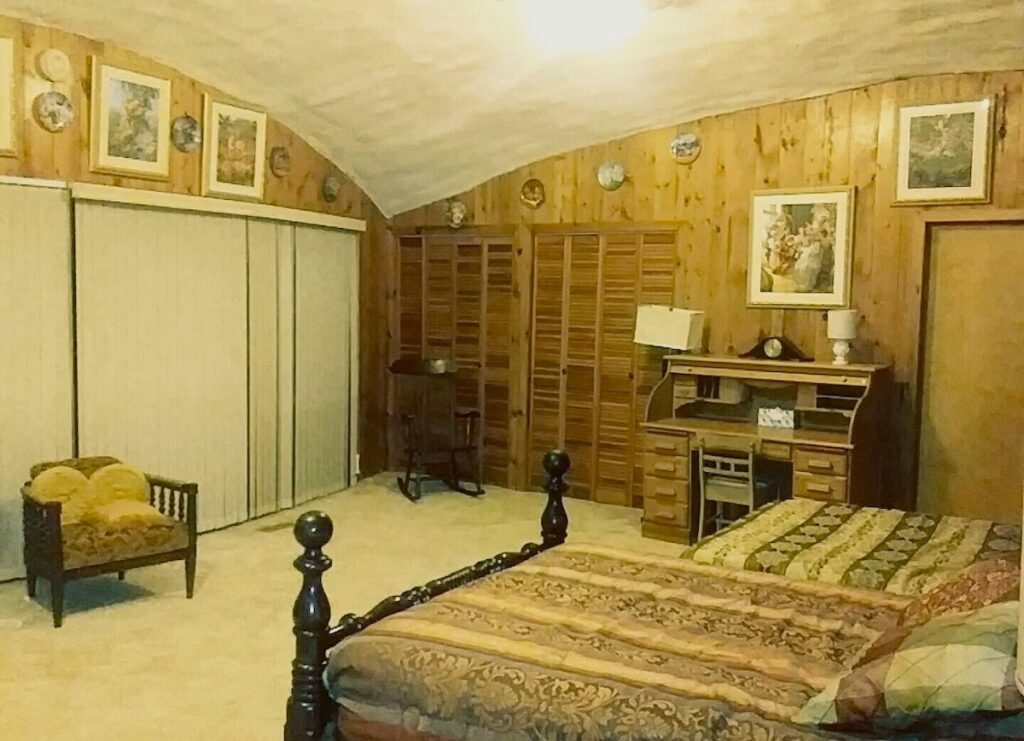 HOUSE Of THE FUTURE IN THE WOODS OF WEST LANSING - Image 3