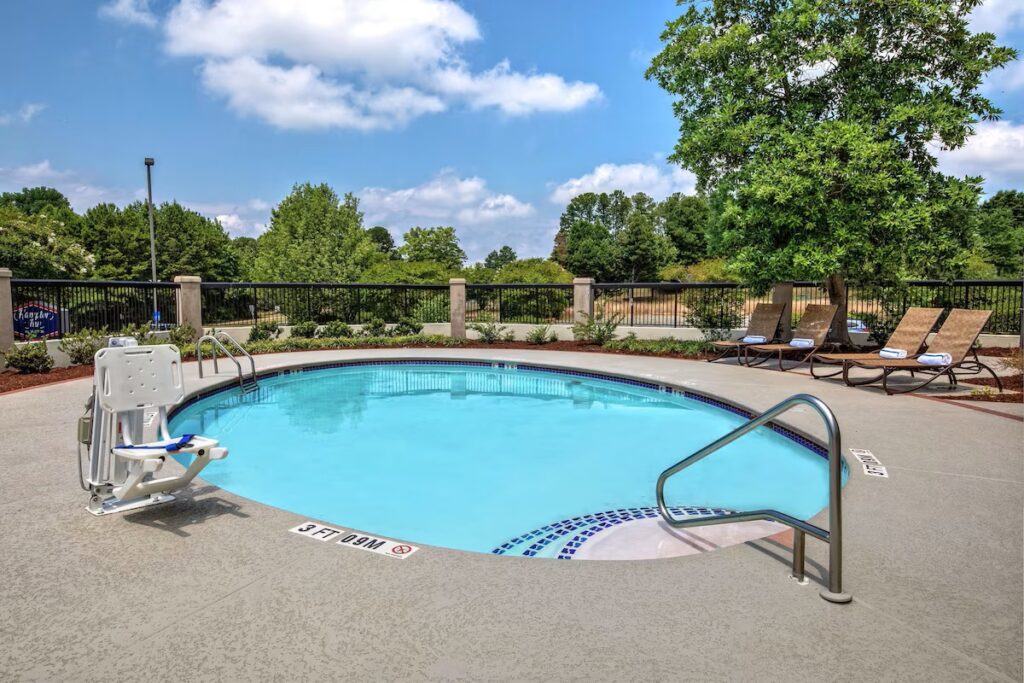 Hampton Inn Charlotte/Matthews - Image 4