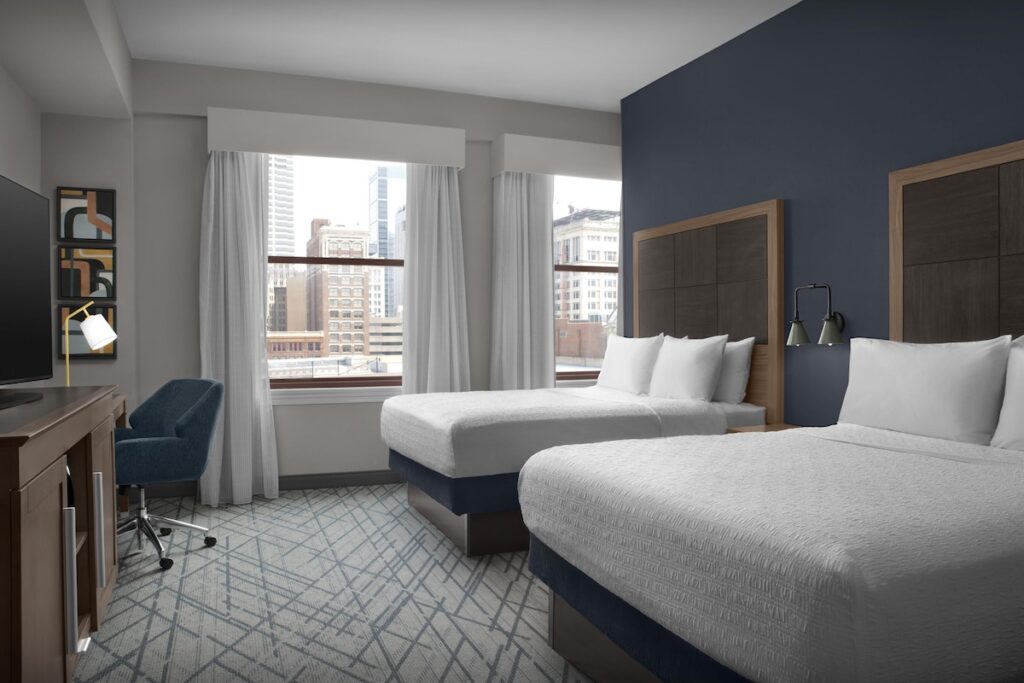 Hampton Inn Indianapolis Downtown Across from Circle Centre - Image 3