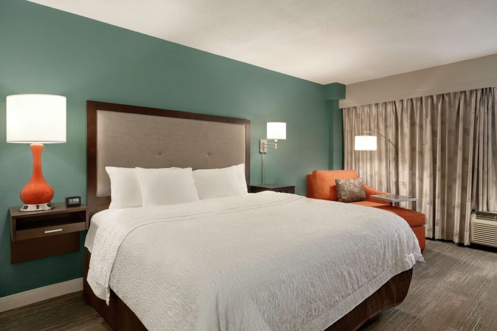 Hampton Inn New Orleans/St.Charles Ave - Image 2