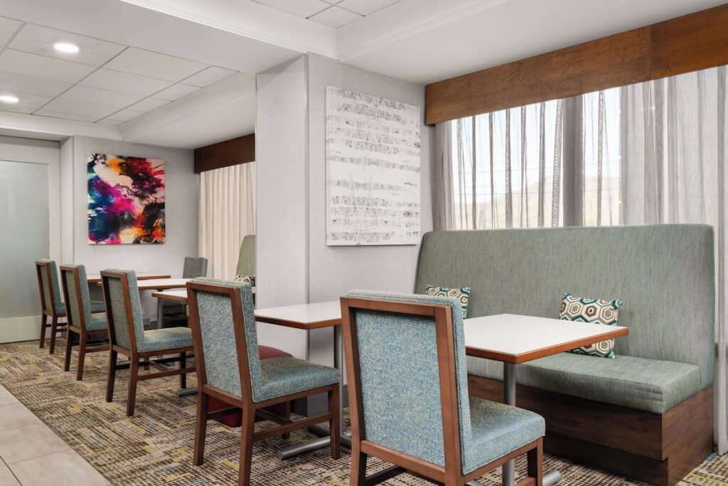 Hampton Inn Roanoke/Hollins - I-81 - Image 4