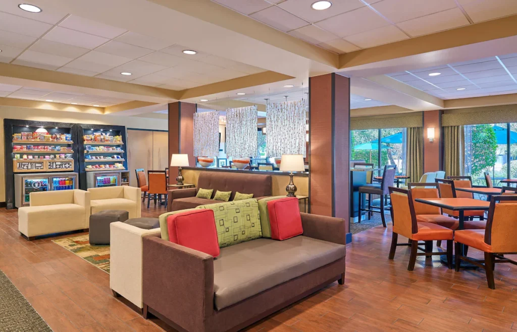 Hampton Inn San Antonio Stone Oak - Image 2