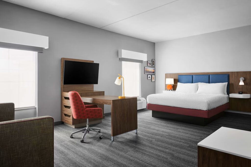 Hampton Inn & Suites Charlotte Steele Creek Road, NC - Image 2