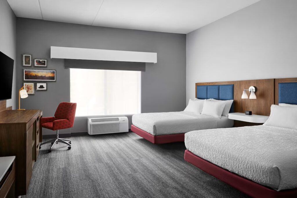 Hampton Inn & Suites Charlotte Steele Creek Road, NC - Image 3