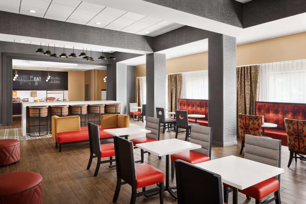 Hampton Inn & Suites Charlotte Steele Creek Road, NC - Image 5