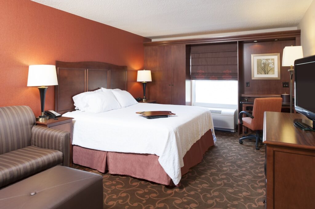 Hampton Inn & Suites Cleveland-Southeast-Streetsboro - Image 2
