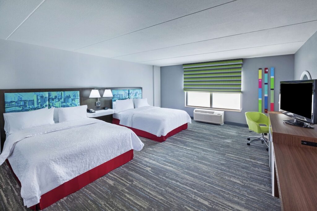 Hampton Inn & Suites Houston-Bush Intercontinental Airport - Image 4