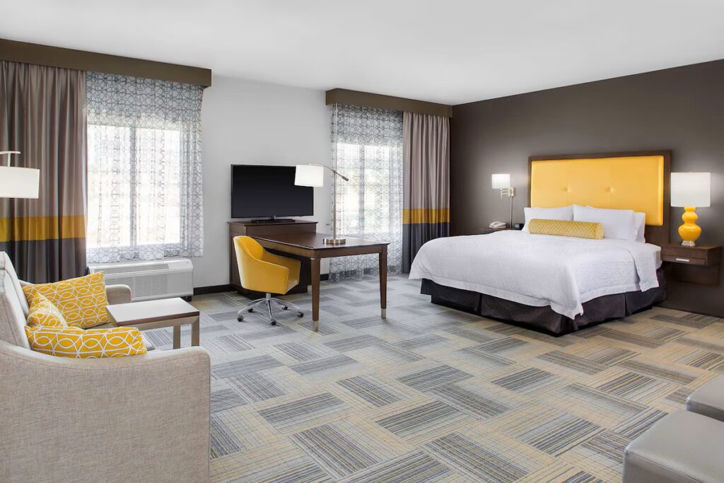 Hampton Inn & Suites Los Angeles/Hollywood, CA - Image 3