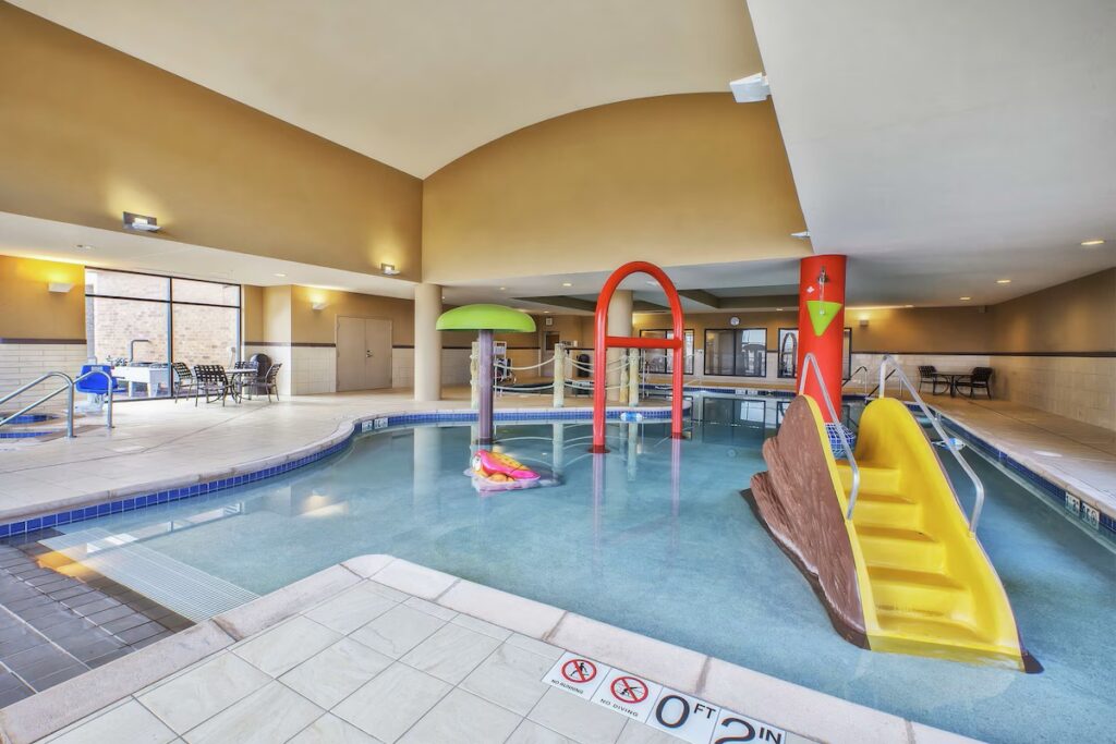 Hampton Inn & Suites Madison - West - Image 4