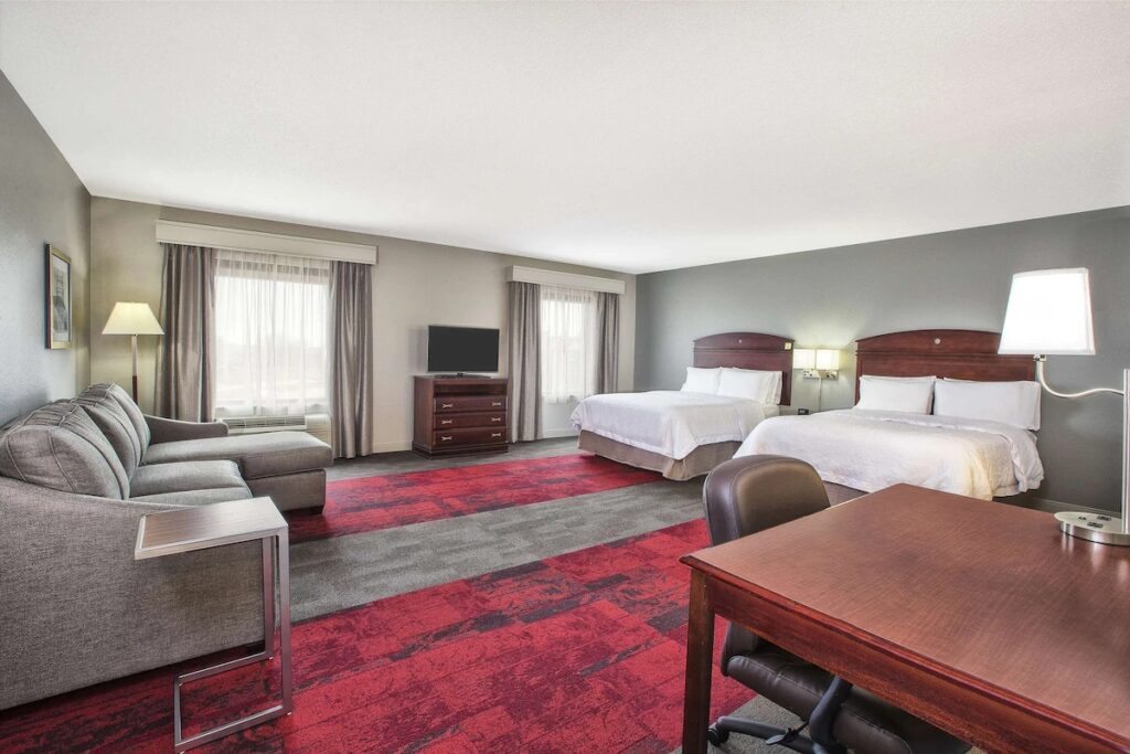 Hampton Inn & Suites Madison - West - Image 3