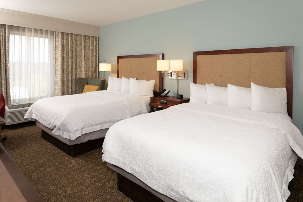 Hampton Inn & Suites Nashville-Green Hills - Image 3