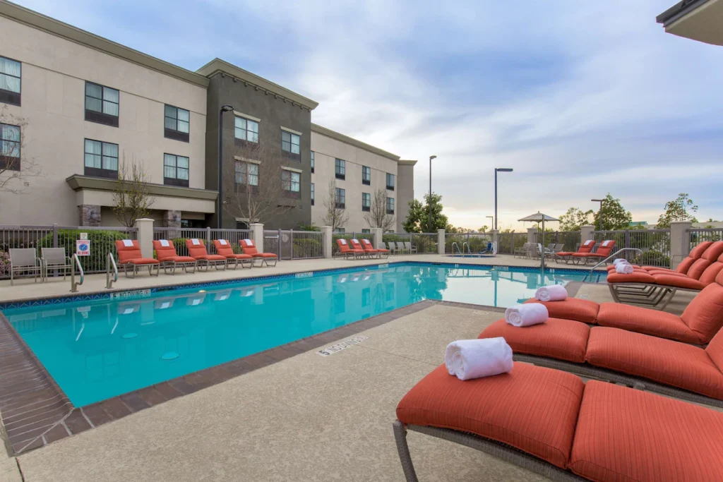 Hampton Inn & Suites San Diego-Poway - Image 3