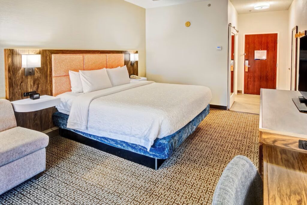 Hampton Inn Van Buren - Image 2