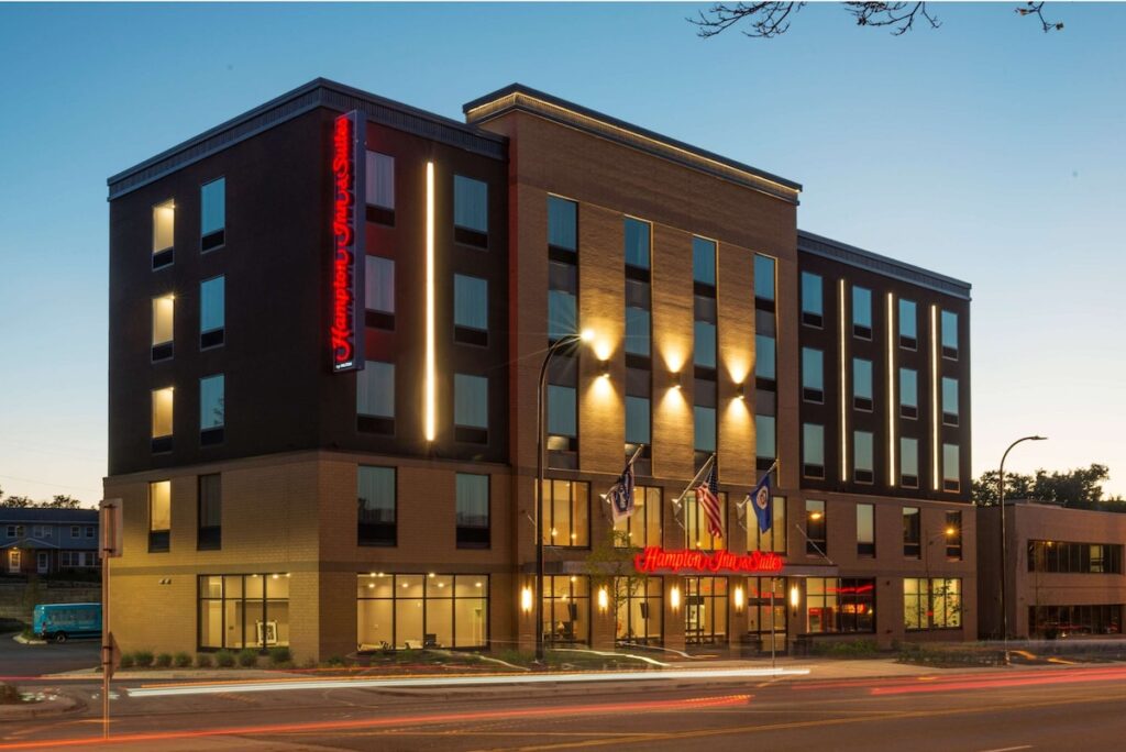 Hampton Inn and Suites Minneapolis University Area, MN