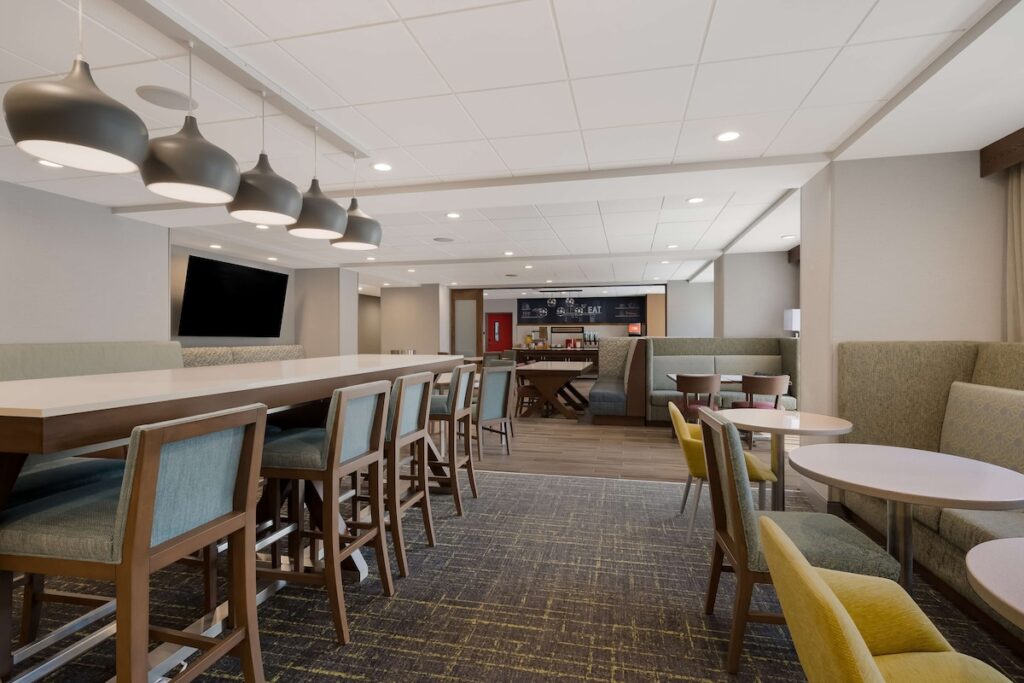 Hampton Inn by Hilton Detroit Southfield - Image 4