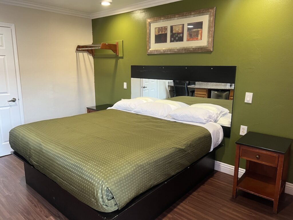 Harris Motel - Image 3