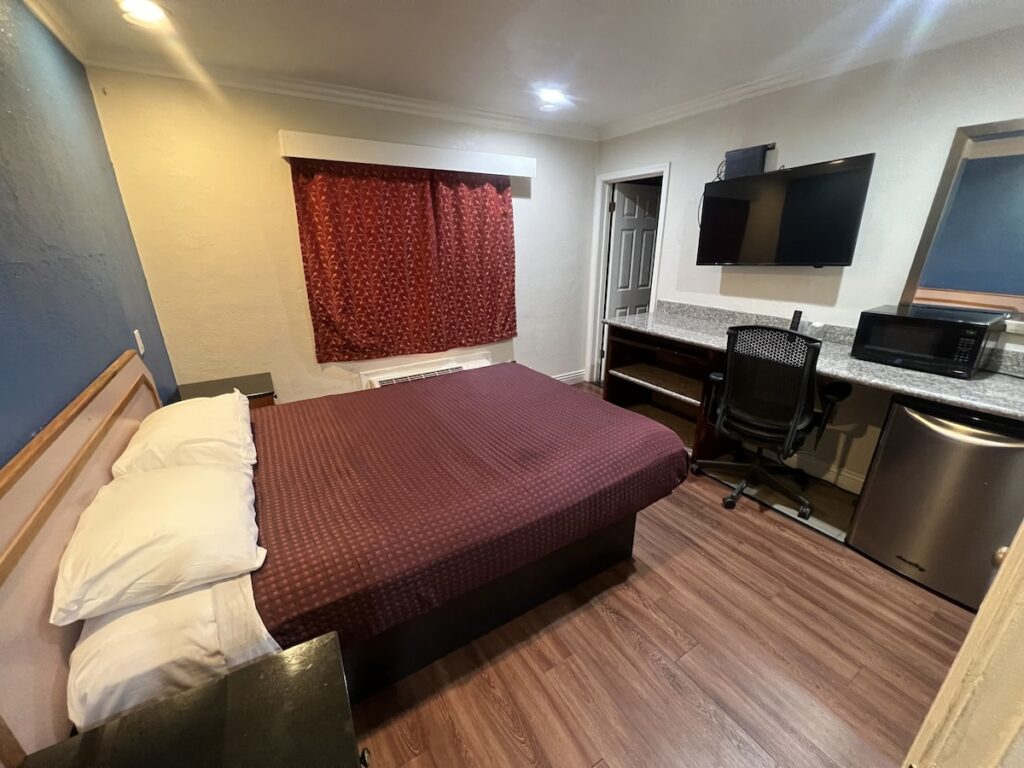 Harris Motel - Image 4