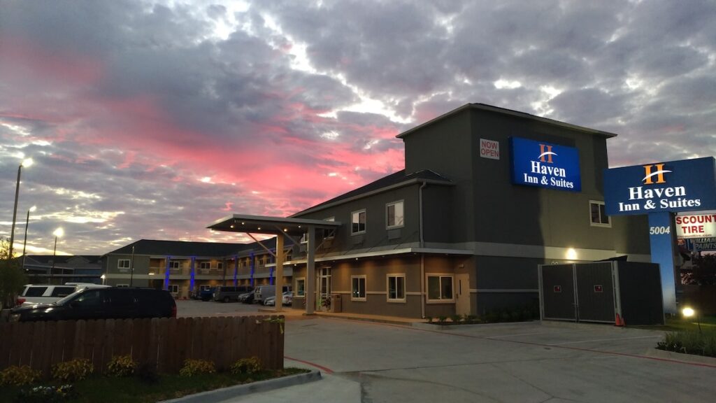 Haven Inn & Suites Downtown Houston. - Image 1