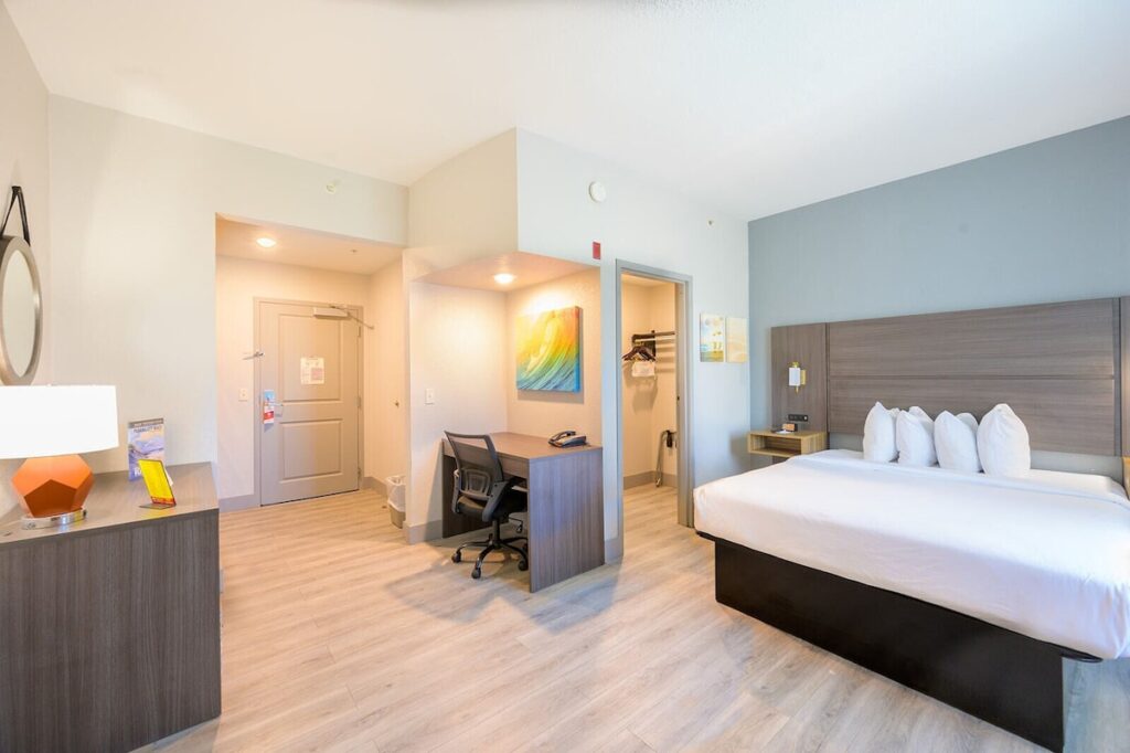 Hawthorn Extended Stay by Wyndham Panama City Beach - Image 5