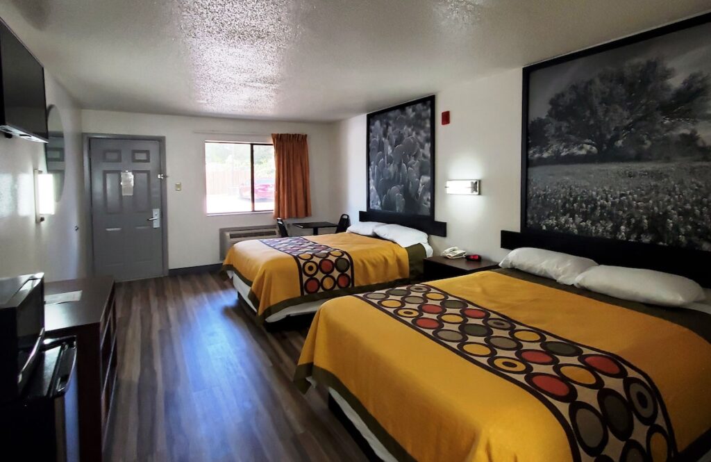 Highland Inn - Image 4