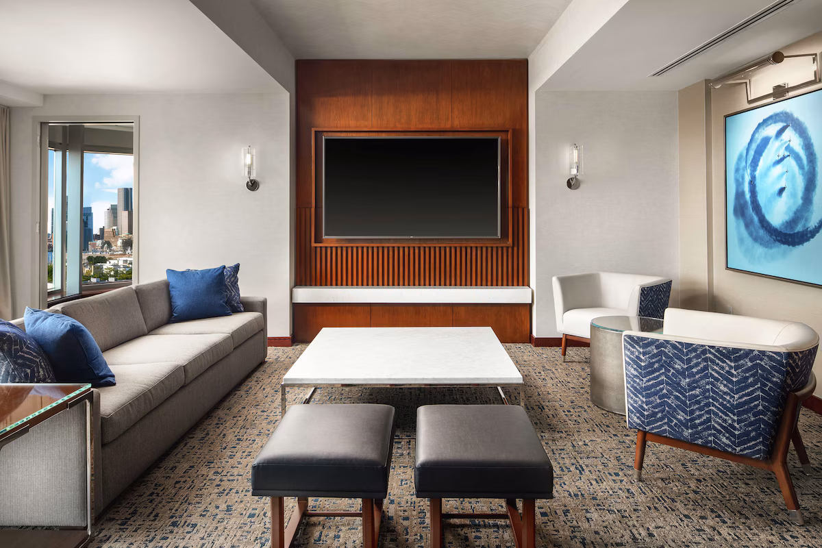 Hilton Boston Logan Airport - Image 3