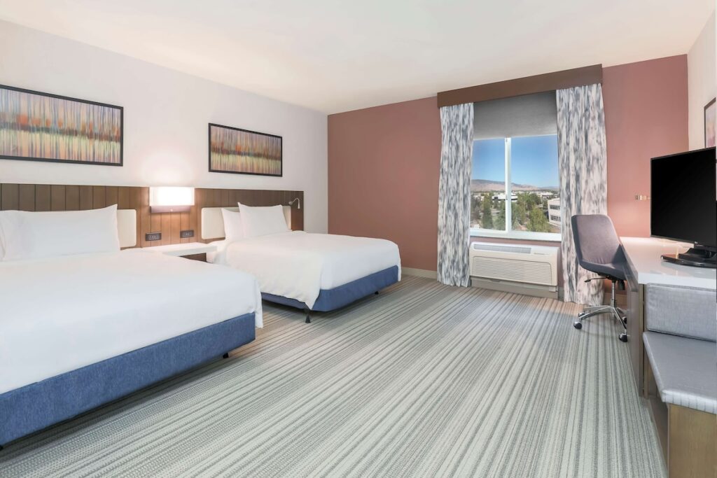 Hilton Garden Inn Reno - Image 2