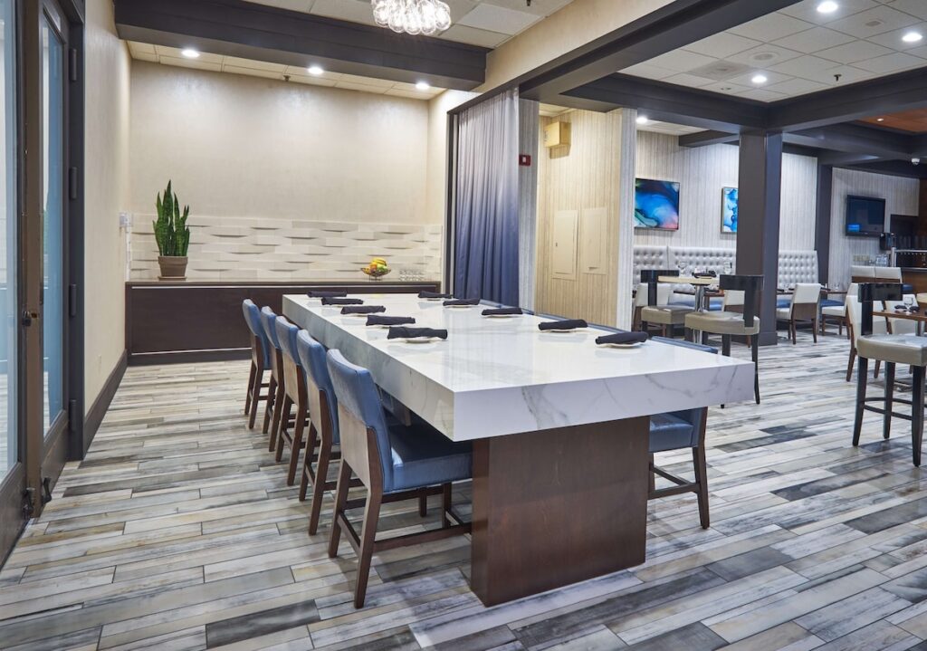 Hilton Knoxville - Image 4