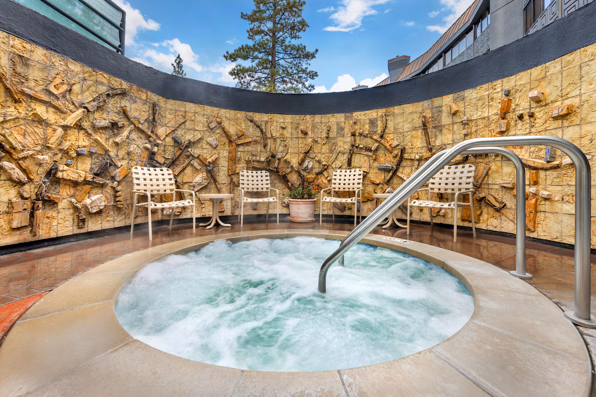 Hilton Vacation Club Tahoe Seasons Lake Tahoe - Image 2