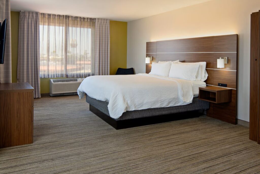 Holiday Inn Express Fresno South by IHG - Image 2